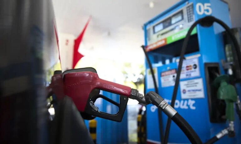 Tributos da gasolina são zerados e subsídios a combustíveis ampliados tributos-da-gasolina-sao-zerados-e-subsidios-a-combustiveis-ampliados