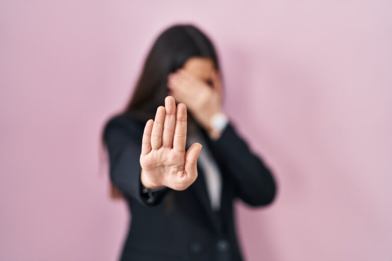 Violência patrimonial soma quase 37 mil casos registrados no Ligue 180; saiba reconhecer sinais violencia-patrimonial-soma-quase-37-mil-casos-registrados-no-ligue-180;-saiba-reconhecer-sinais