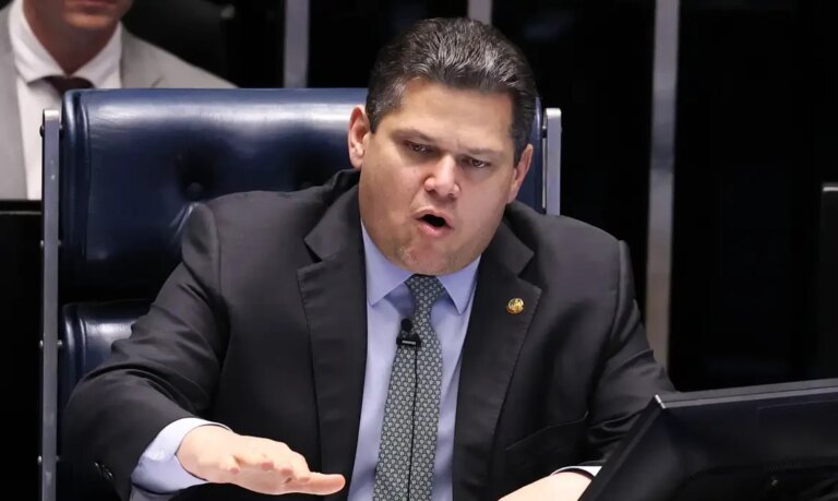 davi-alcolumbre-vai-promulgar-fim-da-escala-6×1-nesta-sexta
