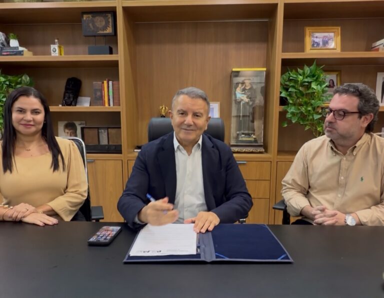Prefeito anuncia prorrogação da vigência do cadastro reserva da Educação por mais dois anos prefeito-anuncia-prorrogacao-da-vigencia-do-cadastro-reserva-da-educacao-por-mais-dois-anos