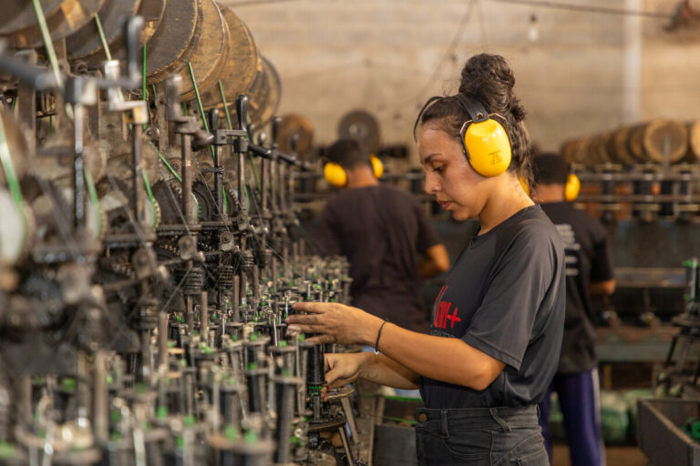 Carga tributária e falta de mão de obra qualificada lideram gargalos da indústria no Tocantins carga-tributaria-e-falta-de-mao-de-obra-qualificada-lideram-gargalos-da-industria-no-tocantins