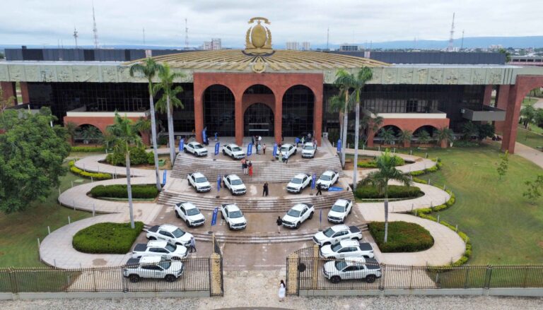 Governo do Tocantins entrega 19 caminhonetes para reforçar assistência social em 17 municípios governo-do-tocantins-entrega-19-caminhonetes-para-reforcar-assistencia-social-em-17-municipios
